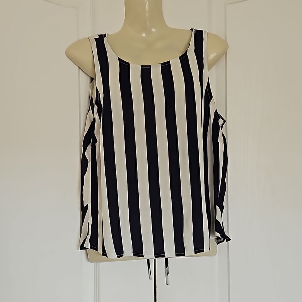 Leading Lady Women's Stripped Cotton Top Medium Navy Blue/ White